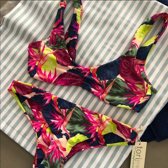 BNWT Tori Praver swimsuit in plum size M - Picture 2 of 4